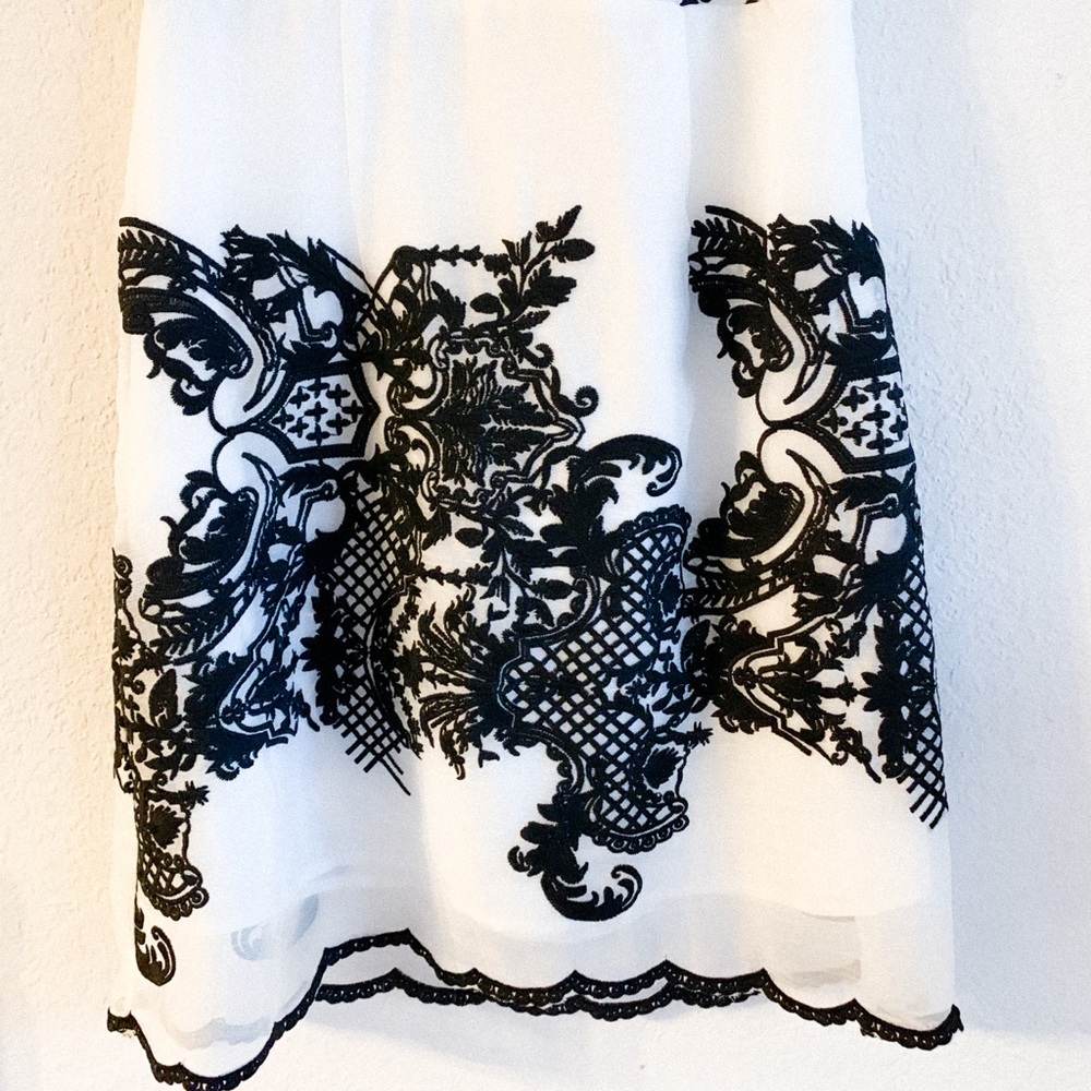 Foxiedox Embroidered Dress - Picture 3 of 6